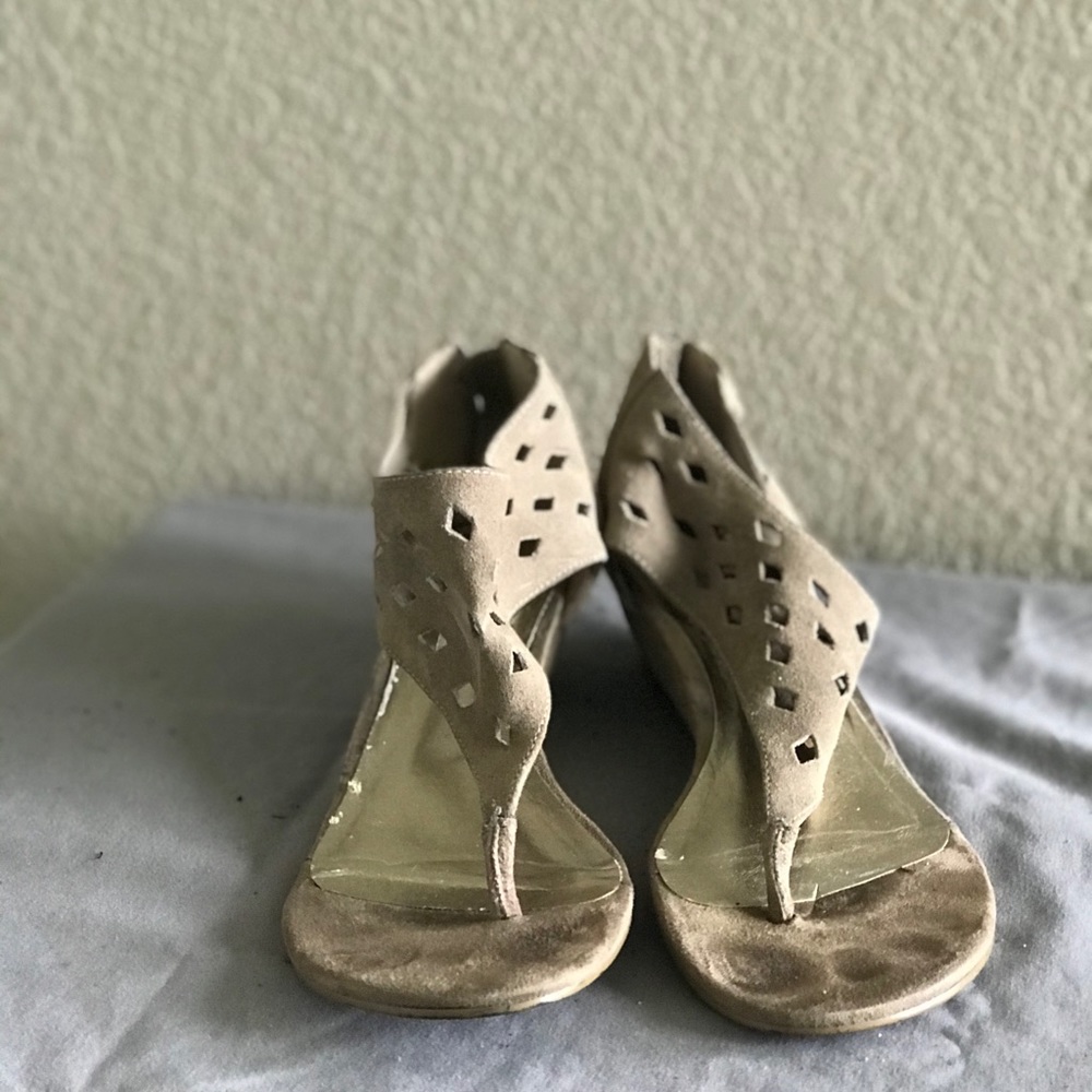 Tan heels